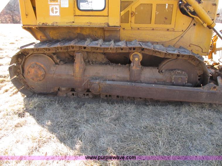 image for item F8899 1973 Caterpillar D6C dozer