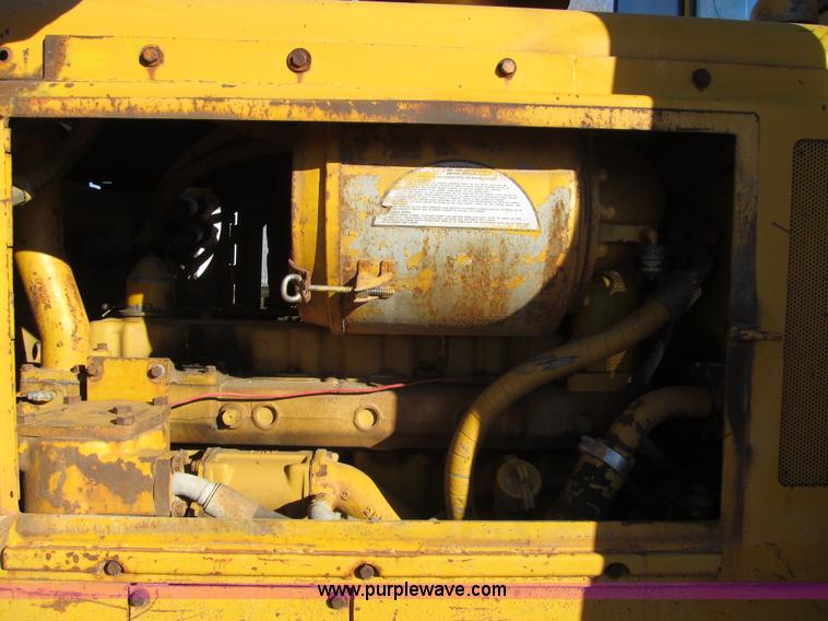image for item F8899 1973 Caterpillar D6C dozer