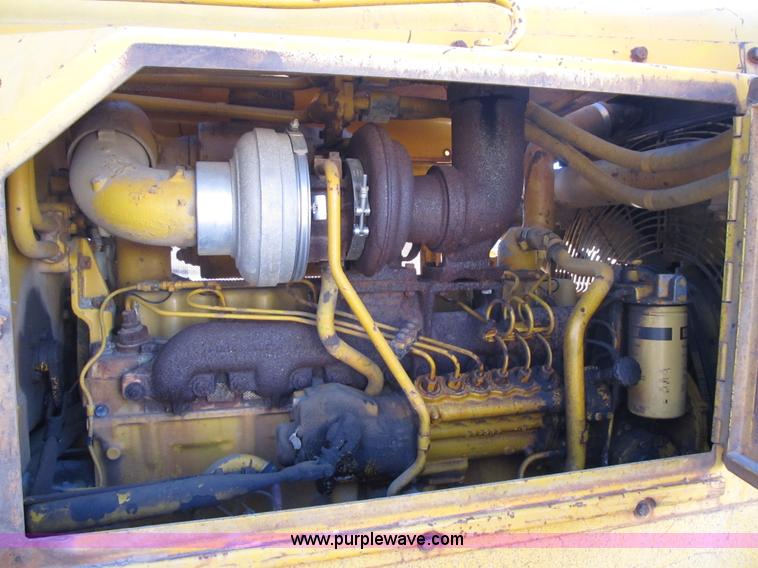 image for item F8899 1973 Caterpillar D6C dozer