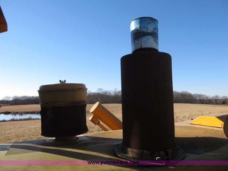 image for item F8899 1973 Caterpillar D6C dozer