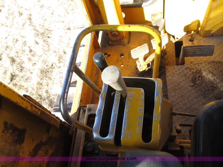 image for item F8899 1973 Caterpillar D6C dozer
