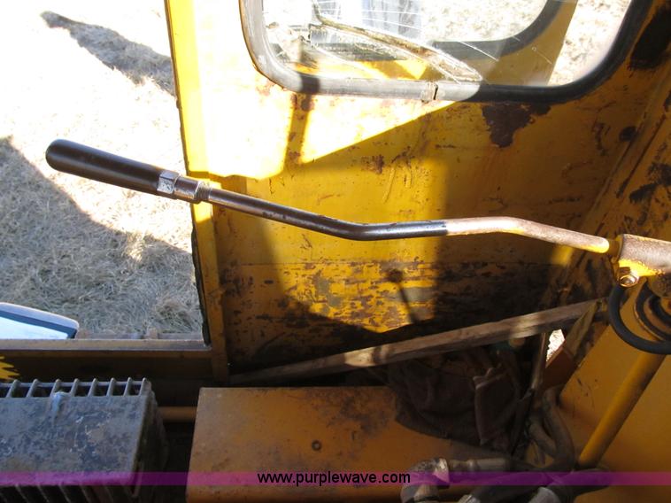 image for item F8899 1973 Caterpillar D6C dozer