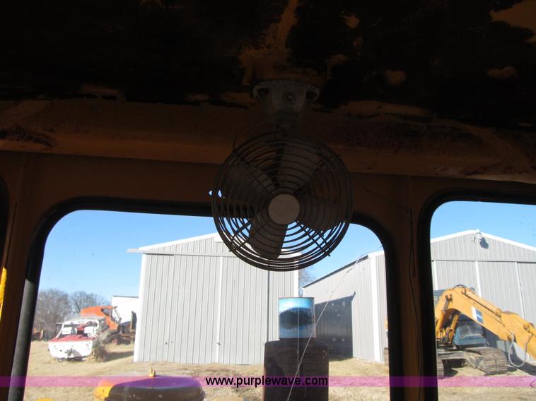 image for item F8899 1973 Caterpillar D6C dozer