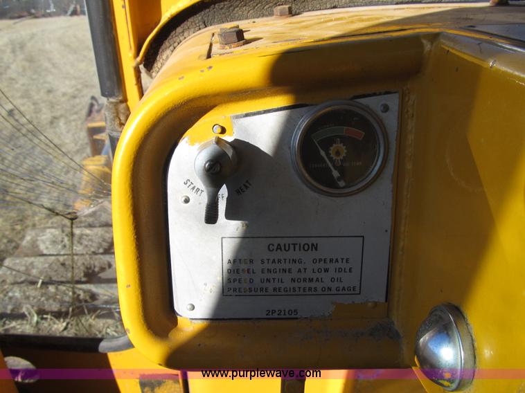 image for item F8899 1973 Caterpillar D6C dozer