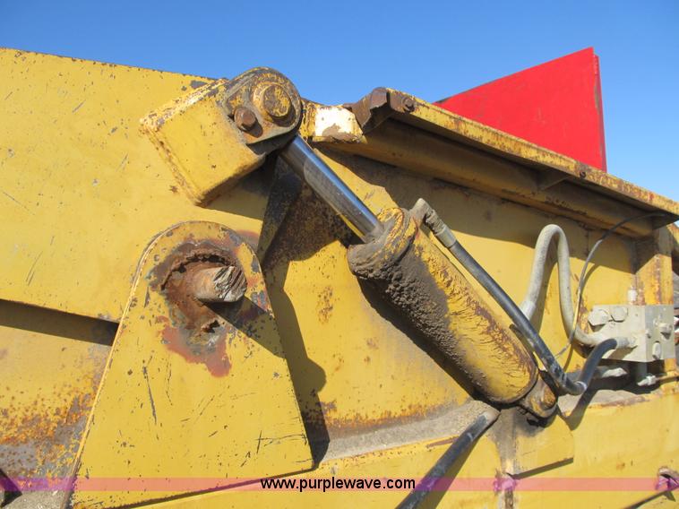 image for item F8955 2003 Ashland 1-180TS scraper