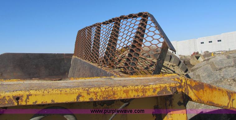 image for item F8956 2003 Ashland 1-180TS scraper