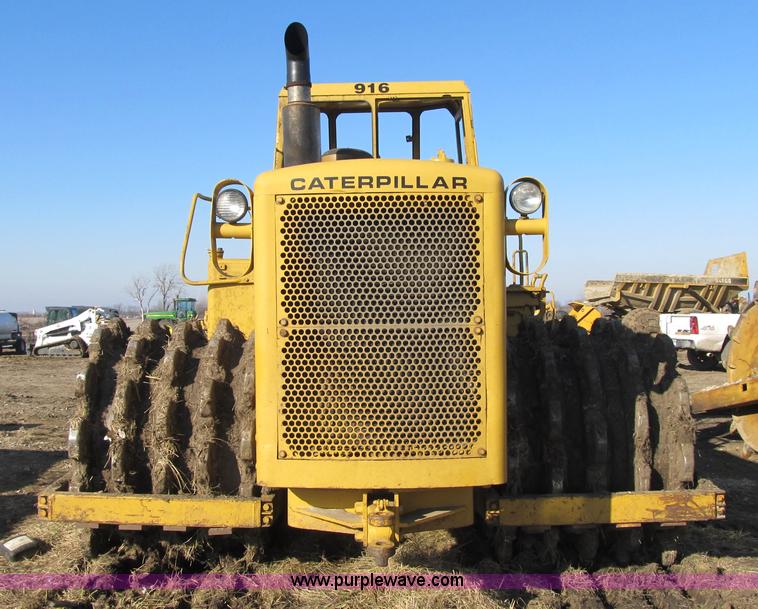 image for item F8958 1973 Caterpillar 825B compactor