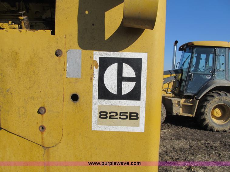 image for item F8958 1973 Caterpillar 825B compactor