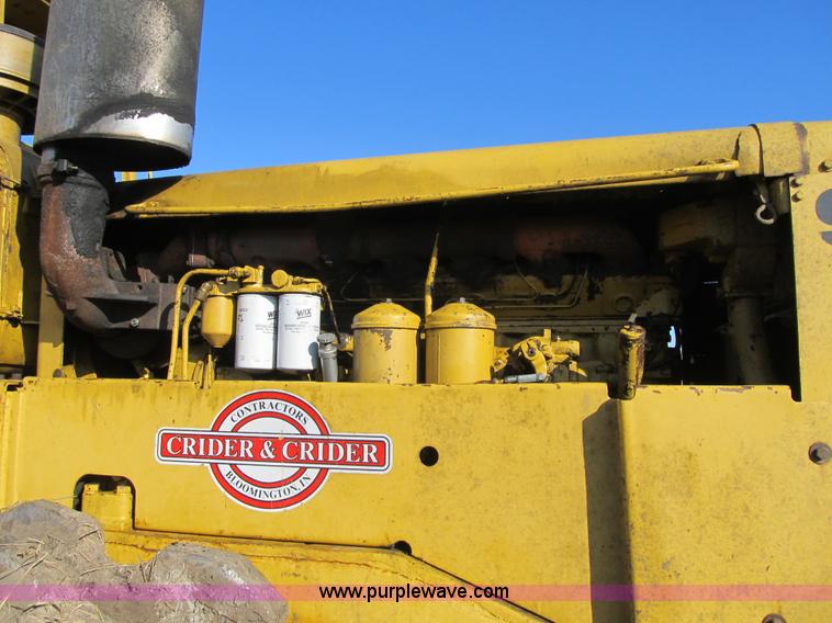 image for item F8958 1973 Caterpillar 825B compactor