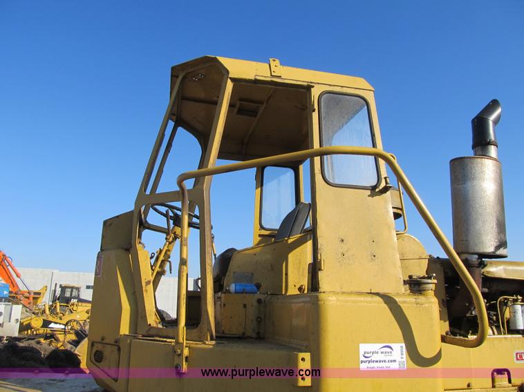 image for item F8958 1973 Caterpillar 825B compactor