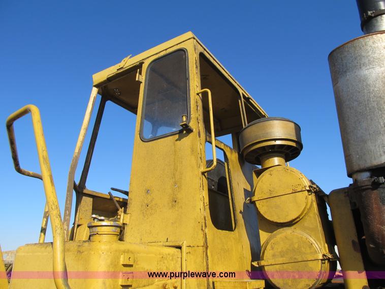 image for item F8958 1973 Caterpillar 825B compactor