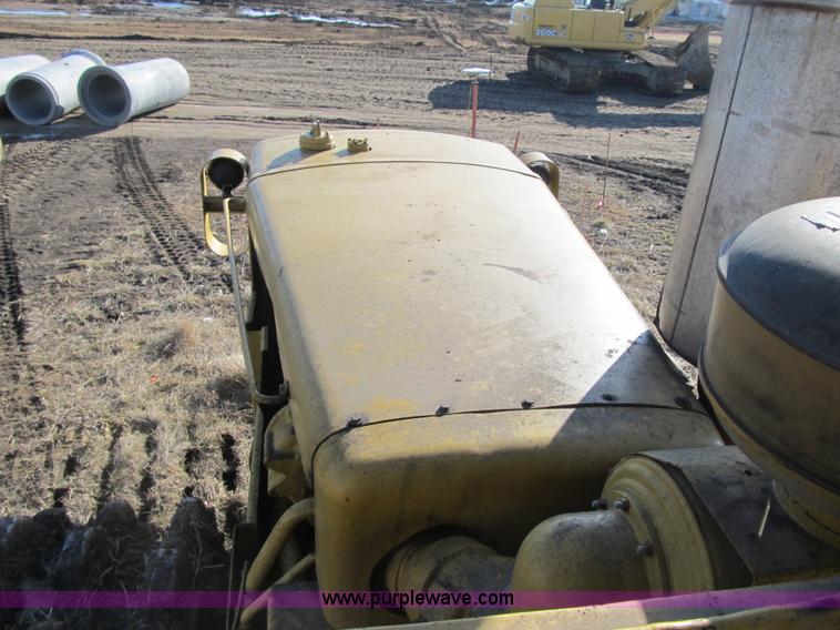 image for item F8958 1973 Caterpillar 825B compactor