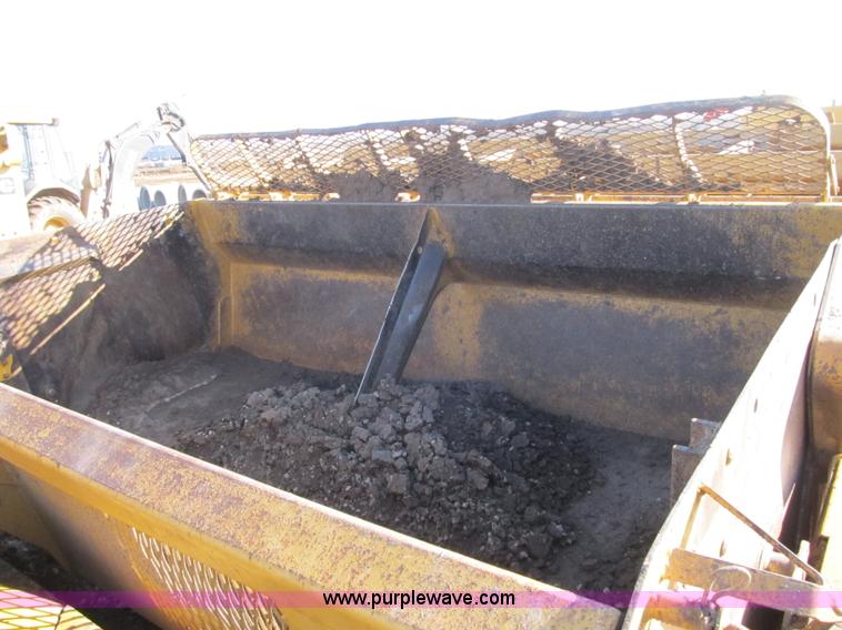 image for item F8959 Reynolds 18 CMX pan scraper