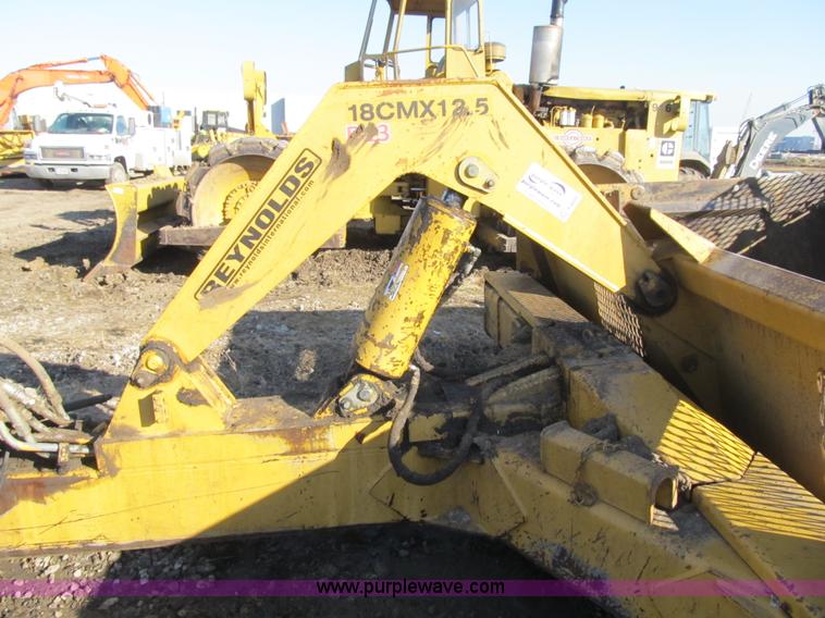 image for item F8959 Reynolds 18 CMX pan scraper