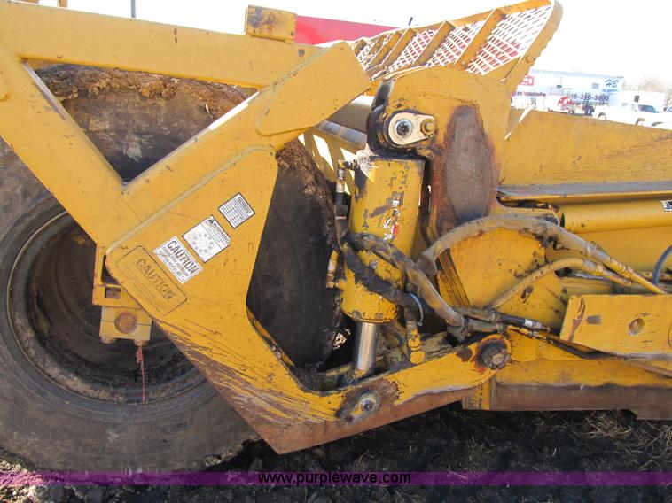 image for item F8959 Reynolds 18 CMX pan scraper