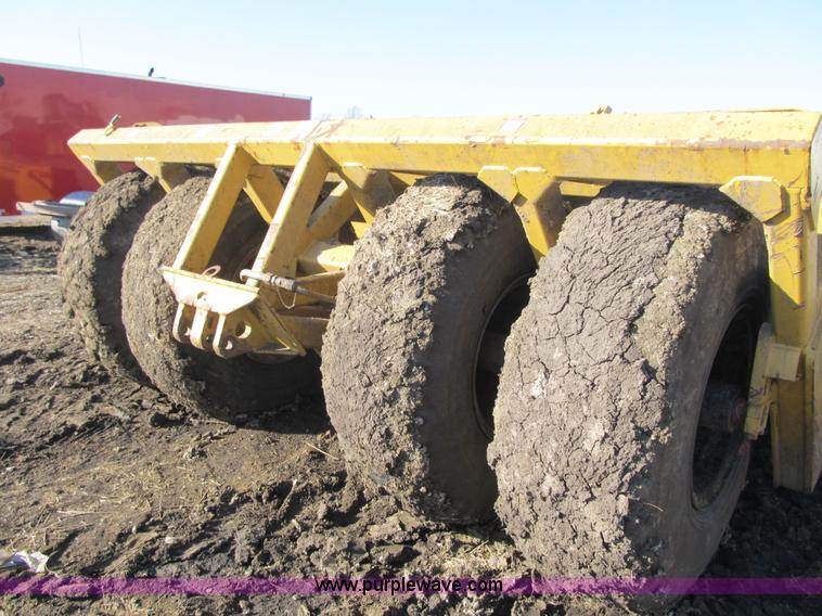 image for item F8959 Reynolds 18 CMX pan scraper