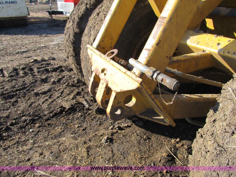 image for item F8959 Reynolds 18 CMX pan scraper