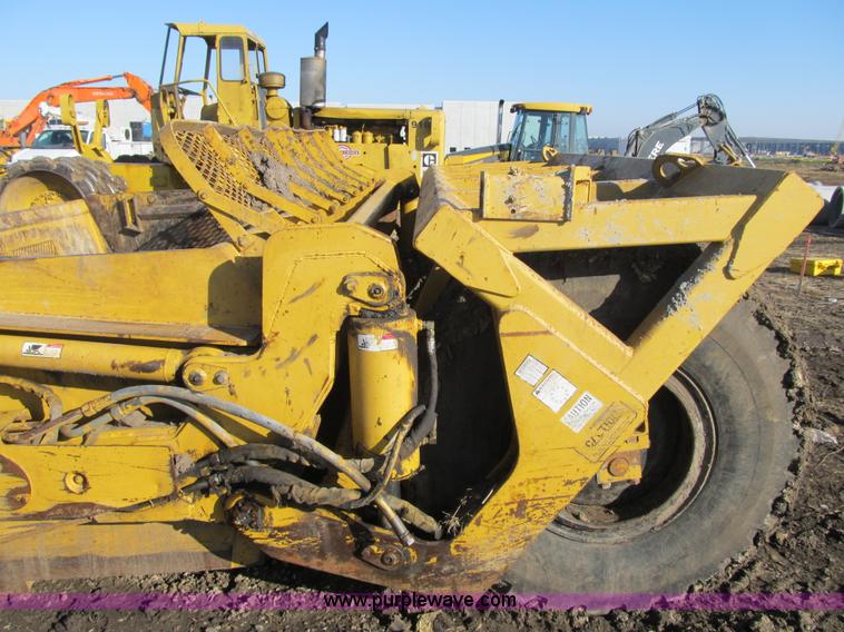 image for item F8959 Reynolds 18 CMX pan scraper