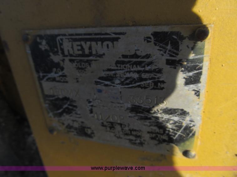 image for item F8959 Reynolds 18 CMX pan scraper