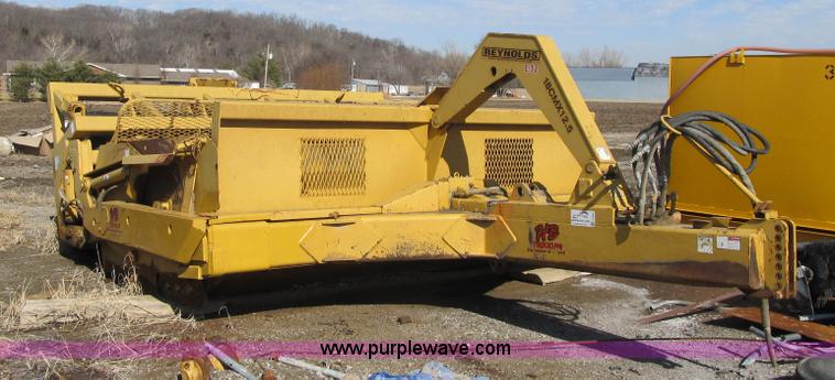 image for item F8960 2002 Reynolds 18 CMX pan scraper