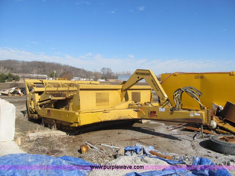 image for item F8960 2002 Reynolds 18 CMX pan scraper