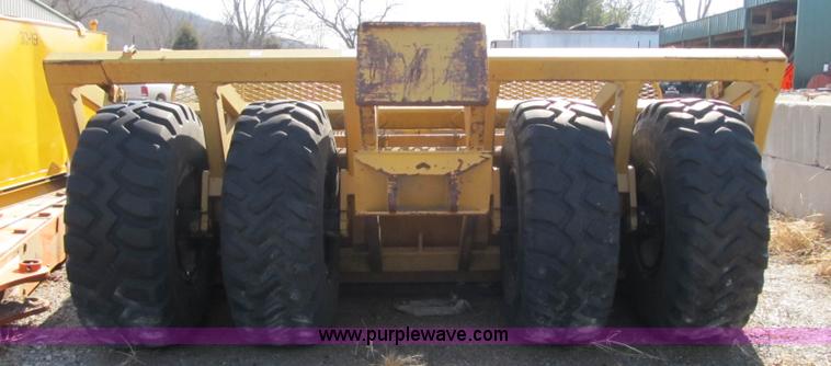 image for item F8960 2002 Reynolds 18 CMX pan scraper