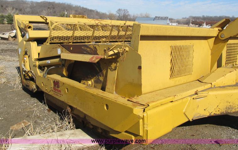 image for item F8960 2002 Reynolds 18 CMX pan scraper