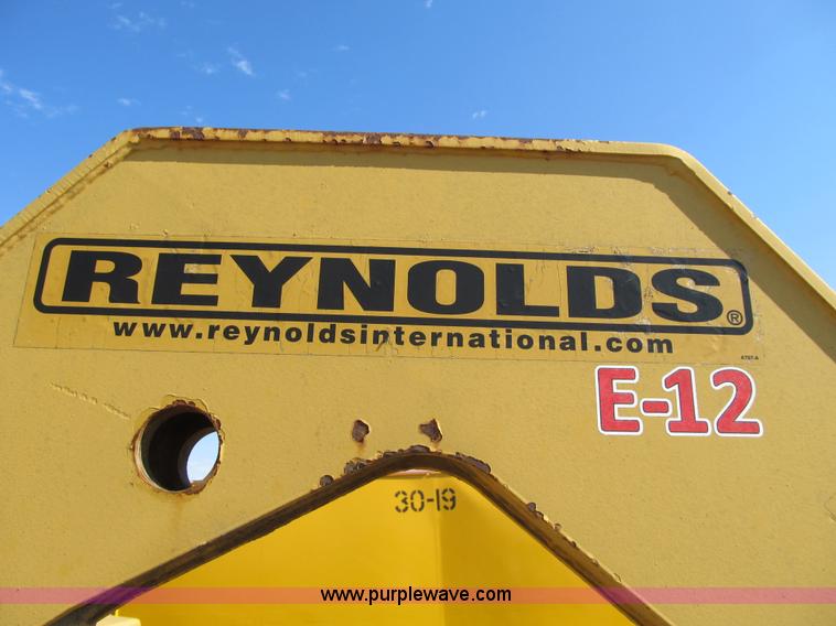 image for item F8960 2002 Reynolds 18 CMX pan scraper