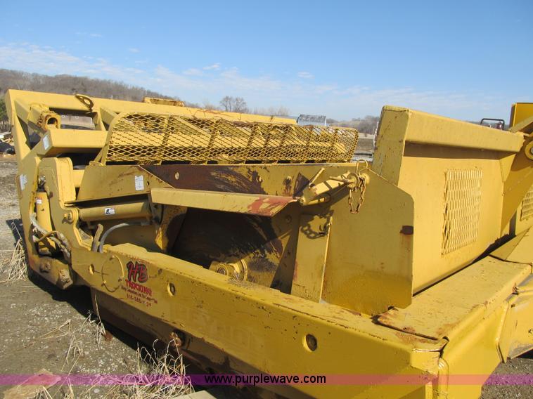 image for item F8960 2002 Reynolds 18 CMX pan scraper