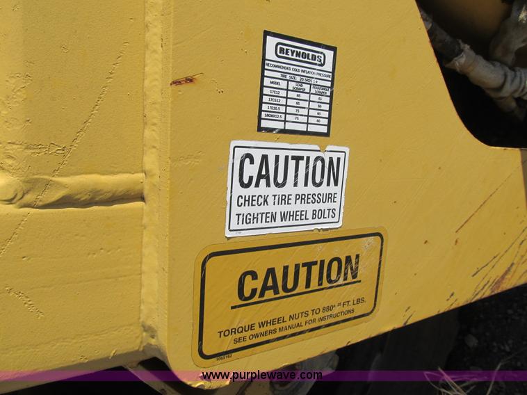 image for item F8960 2002 Reynolds 18 CMX pan scraper