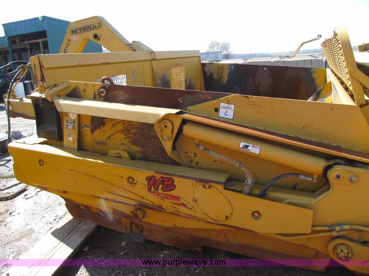 image for item F8960 2002 Reynolds 18 CMX pan scraper