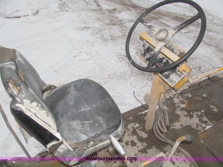 image for item G9795 1978 Blaw Knox PF115 paver