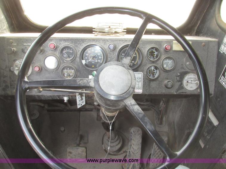 image for item G9796 Gradall G660E rubber tired excavator