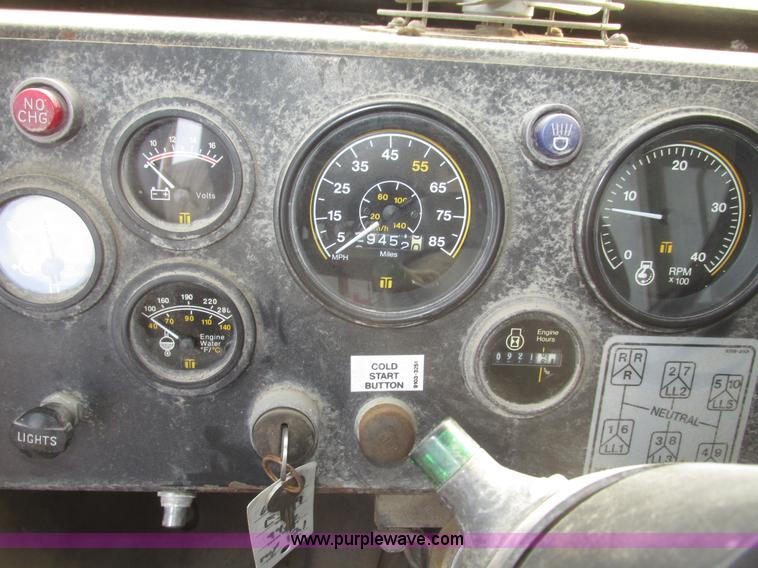 image for item G9796 Gradall G660E rubber tired excavator