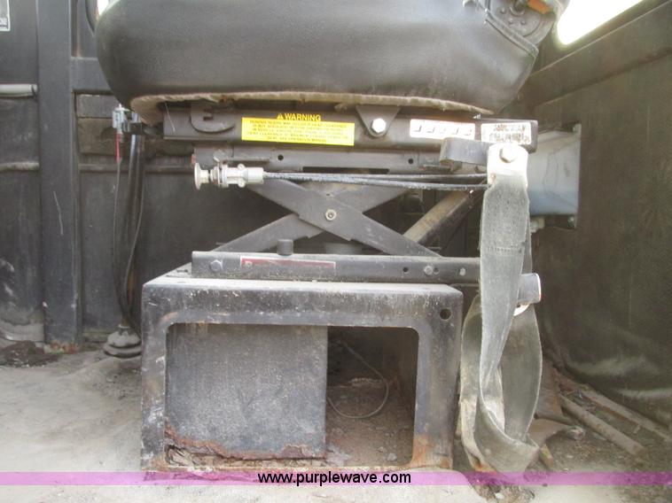 image for item G9796 Gradall G660E rubber tired excavator