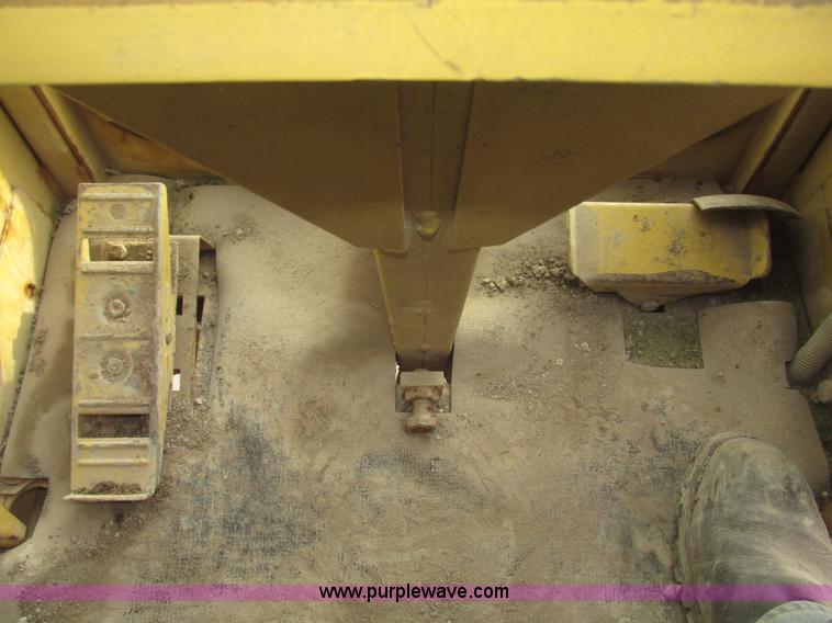 image for item G9796 Gradall G660E rubber tired excavator