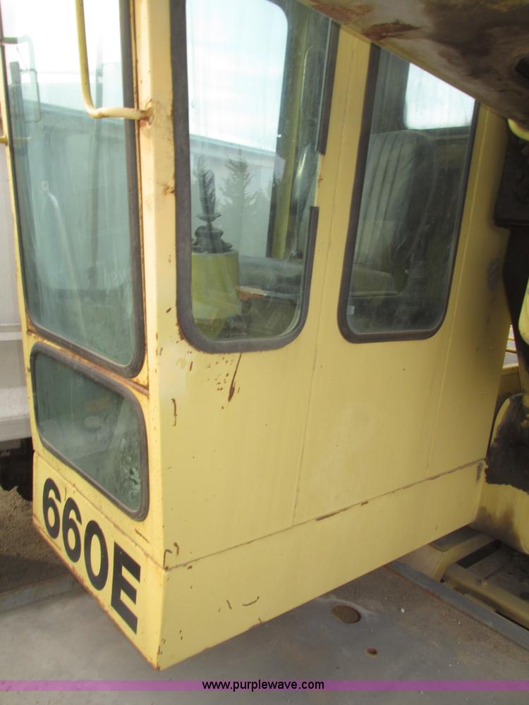 image for item G9796 Gradall G660E rubber tired excavator