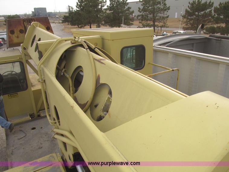 image for item G9796 Gradall G660E rubber tired excavator