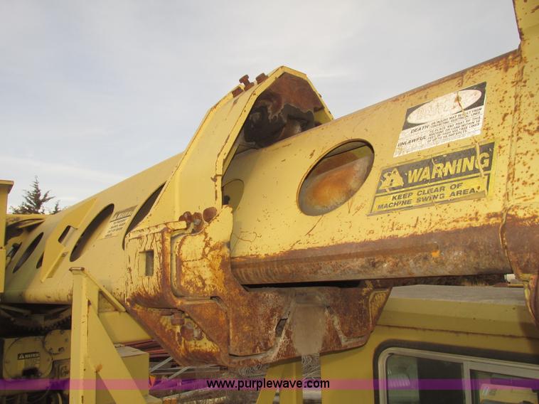 image for item G9796 Gradall G660E rubber tired excavator