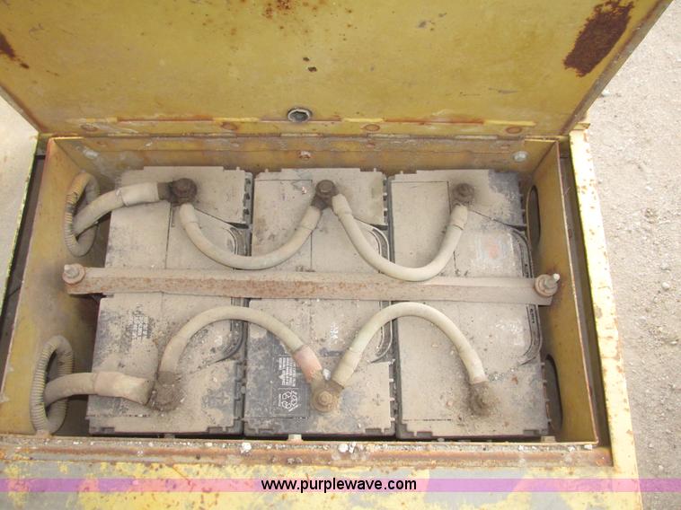 image for item G9796 Gradall G660E rubber tired excavator