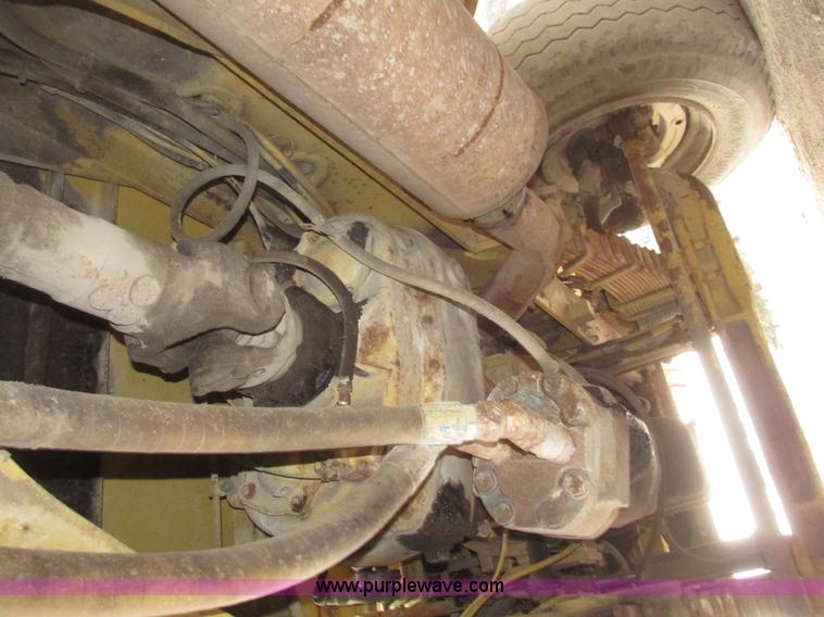 image for item G9796 Gradall G660E rubber tired excavator