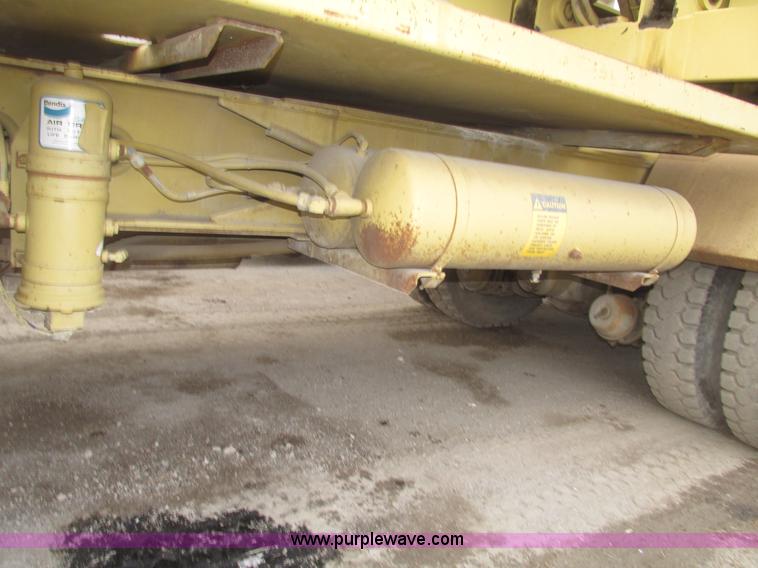 image for item G9796 Gradall G660E rubber tired excavator