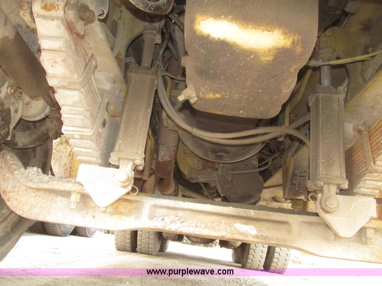 image for item G9796 Gradall G660E rubber tired excavator