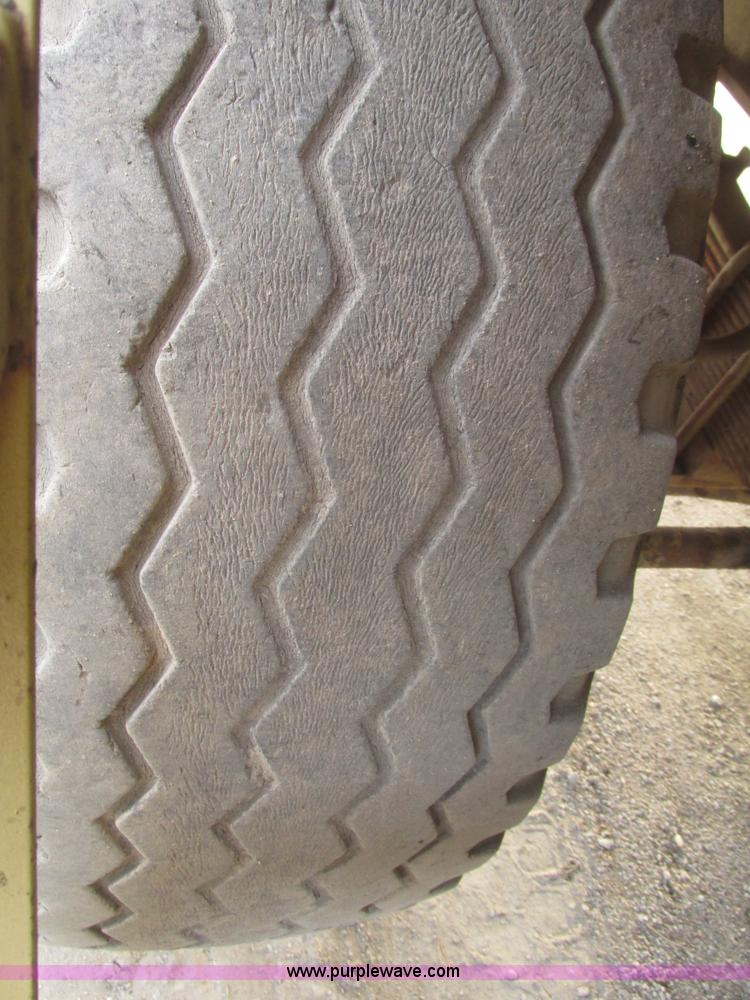 image for item G9796 Gradall G660E rubber tired excavator