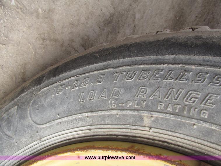 image for item G9796 Gradall G660E rubber tired excavator