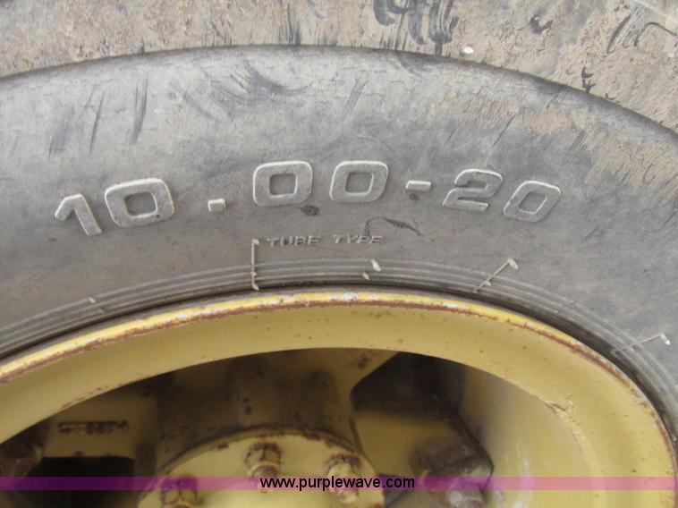 image for item G9796 Gradall G660E rubber tired excavator