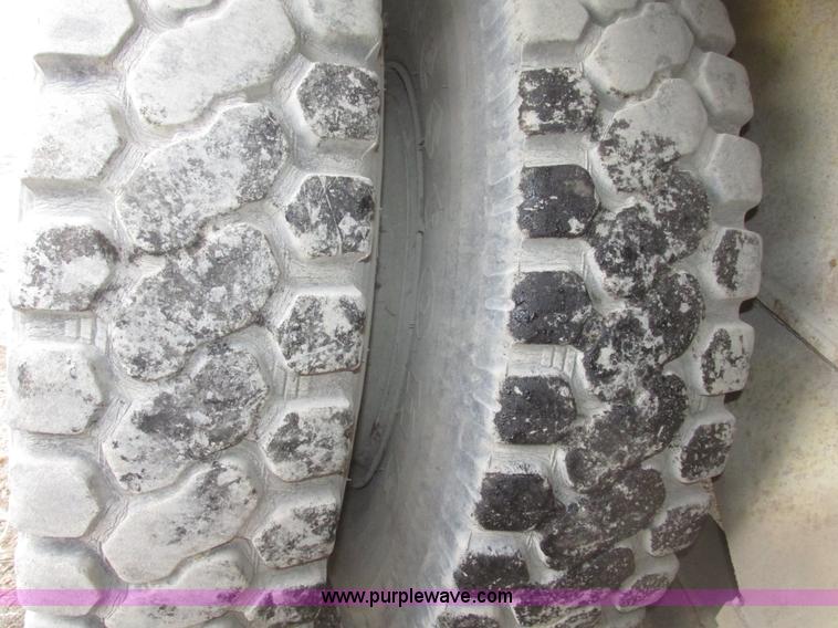 image for item G9796 Gradall G660E rubber tired excavator