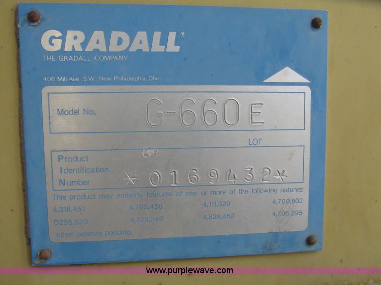 image for item G9796 Gradall G660E rubber tired excavator