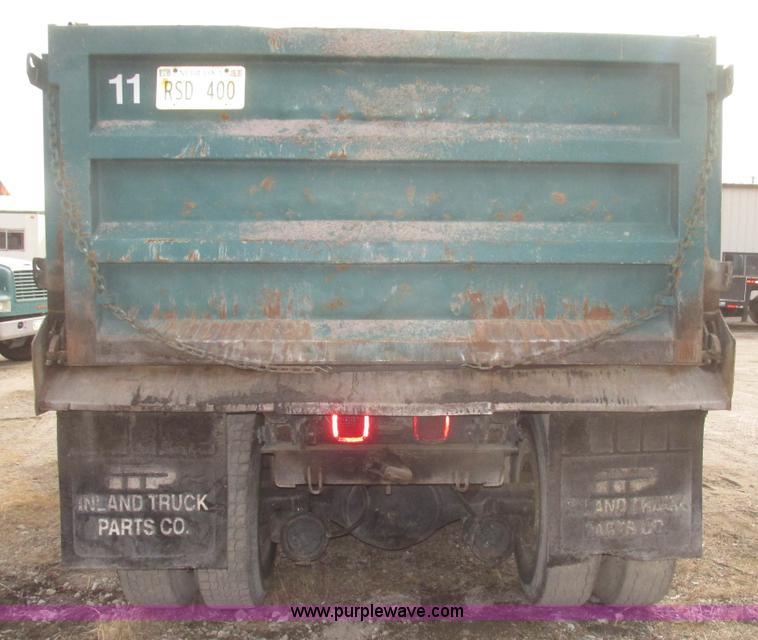 image for item G9797 1993 International 4900 dump truck