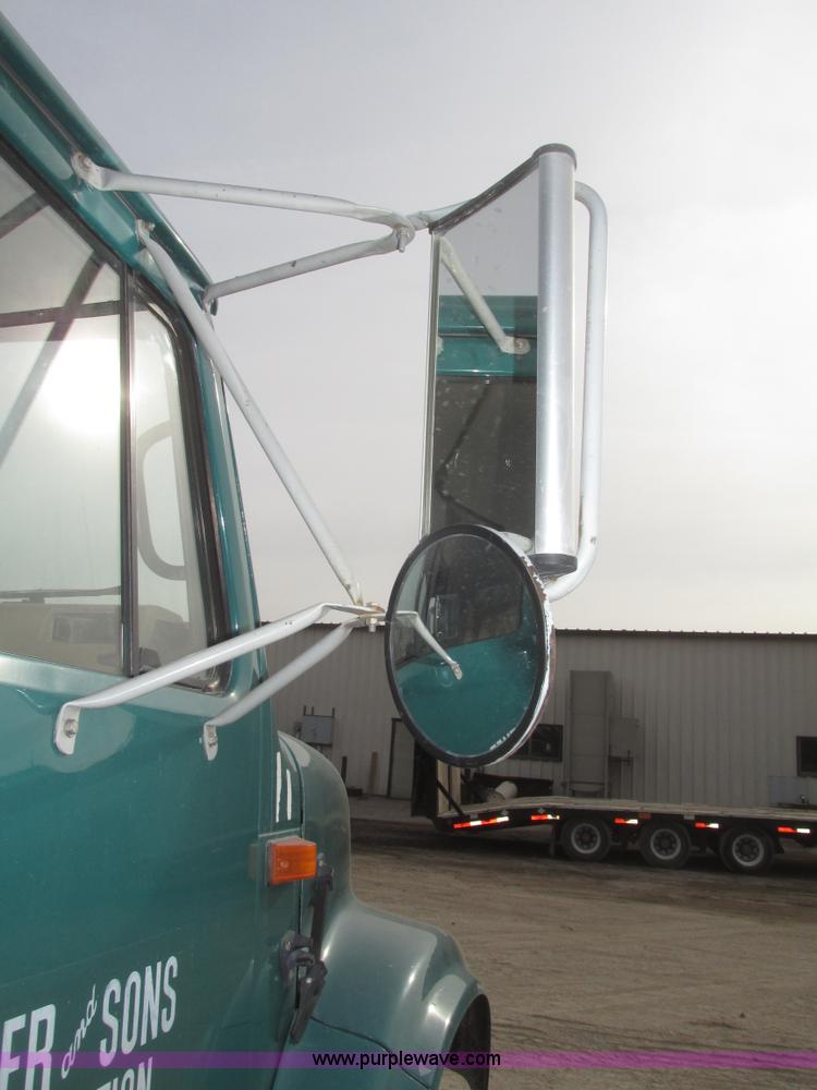 image for item G9797 1993 International 4900 dump truck